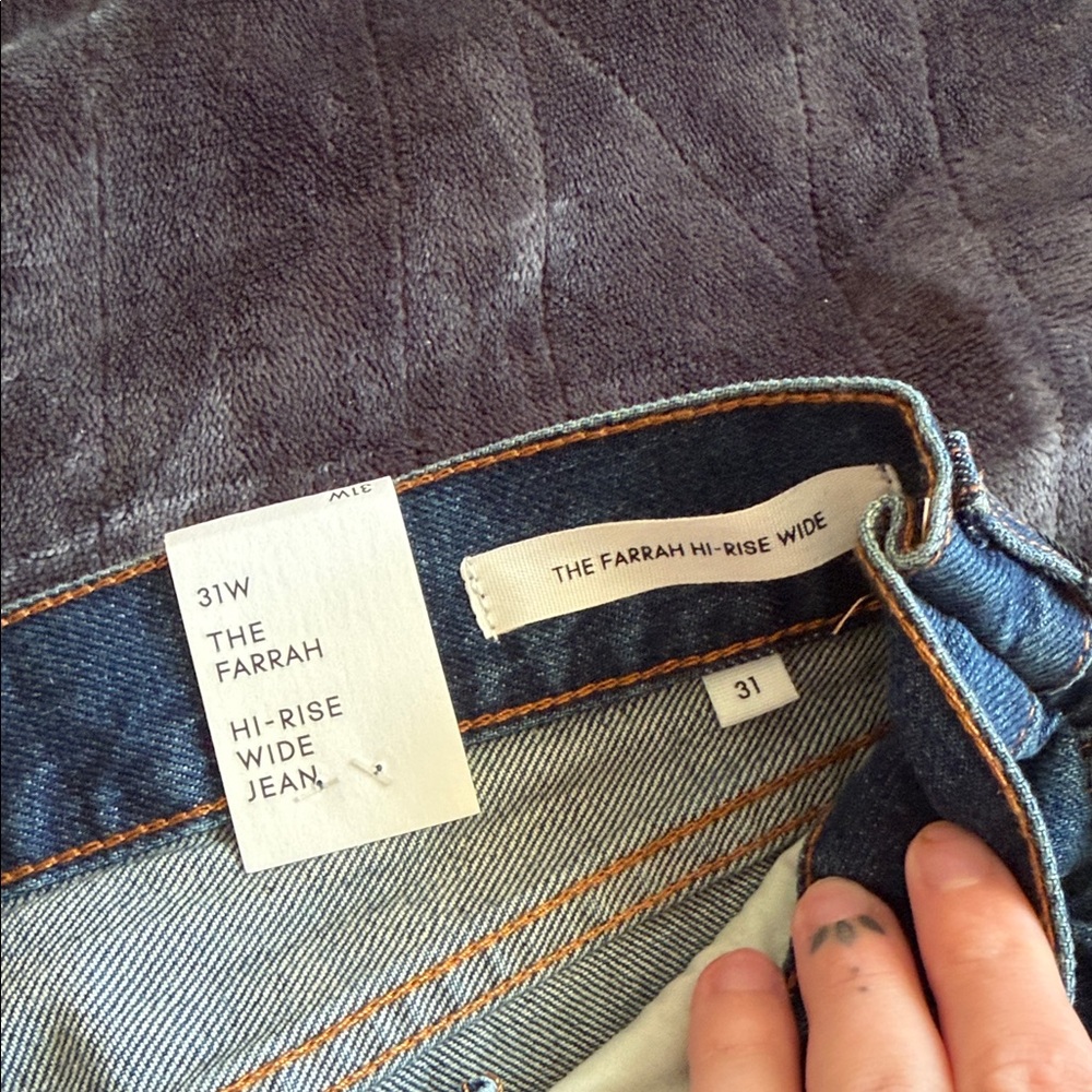 Aritzia Farrah Hi-Rise Wide Jeans in Deep Blue - Picture 3 of 8
